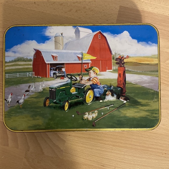 John Deere Golf Balls, Tees, Divot Tool & Collector Tin Set - Picture 4 of 11